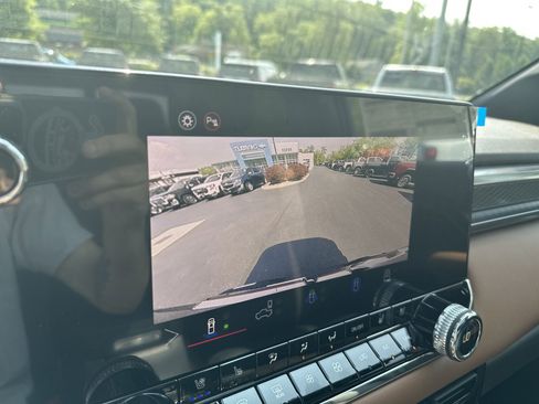 New 2025 GMC Canyon AT4 w/ Technology Plus Package image 21