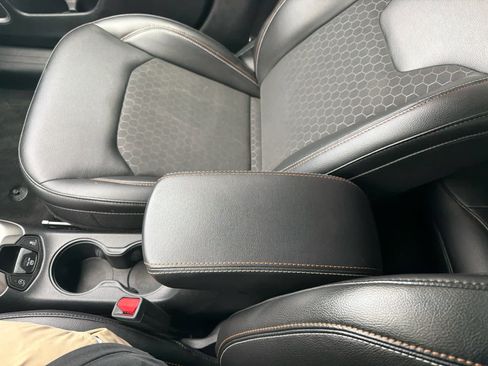 Used 2018 Jeep Compass Latitude w/ Cold Weather Group image 28