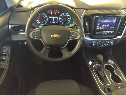 Used 2021 Chevrolet Traverse LS FWD image 22