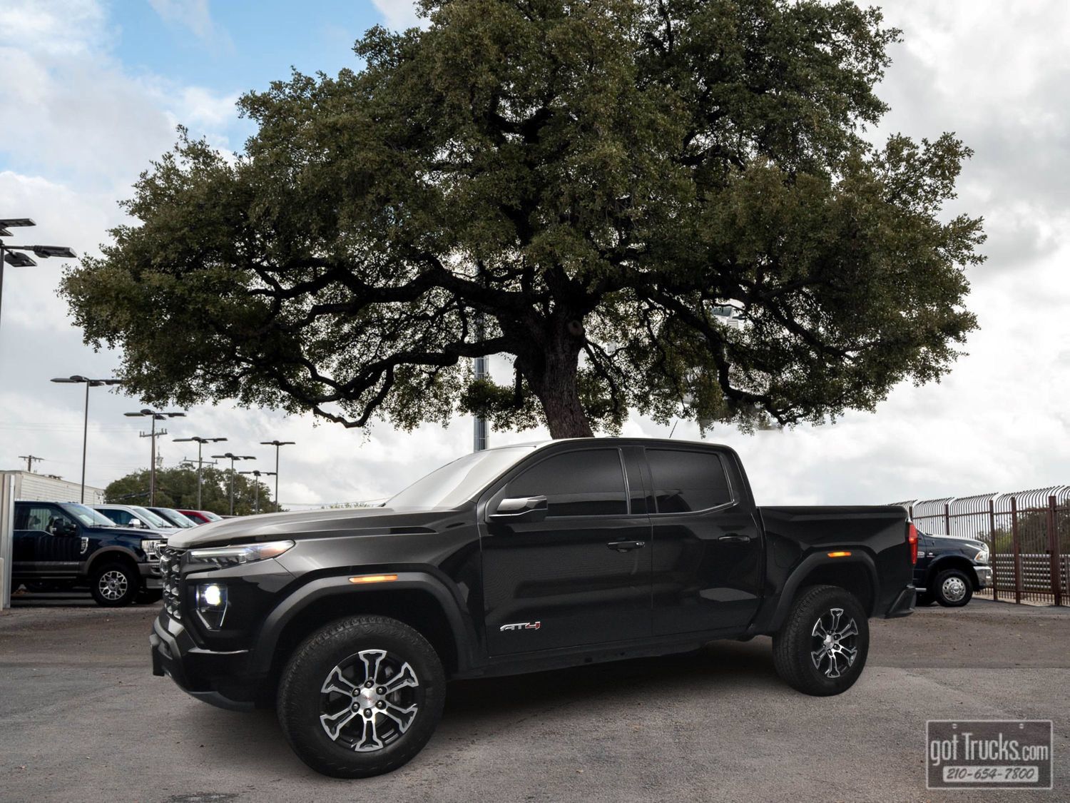 Used 2024 GMC Canyon AT4 w/ Technology Package AWD/4WD image 1