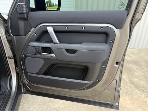 Used 2023 Land Rover Defender 110 X-Dynamic SE AWD/4WD image 42