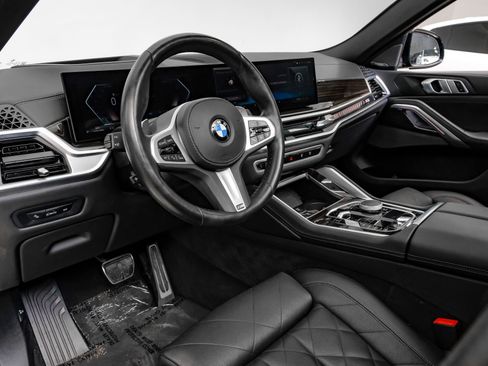 Used 2025 BMW X6 xDrive40i w/ Climate Comfort Package AWD/4WD image 3