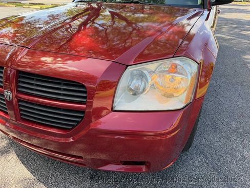 Used 2005 Dodge Magnum SE RWD image 30