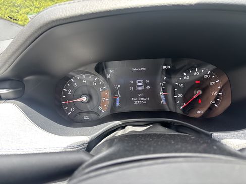 Used 2025 Jeep Compass Latitude AWD/4WD image 21