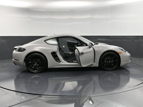 Certified 2024 Porsche 718 Cayman RWD image 32