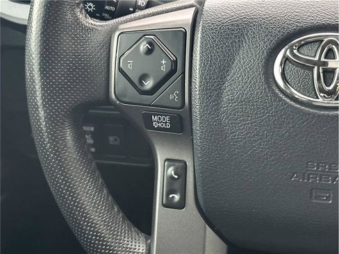 Used 2019 Toyota Tacoma TRD Sport image 21