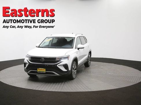 Used 2024 Volkswagen Taos SE FWD image 52
