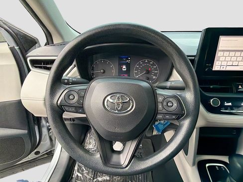 Used 2023 Toyota Corolla Cross L image 32