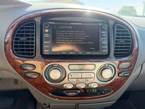 Used 2006 Toyota Sequoia Limited image 25