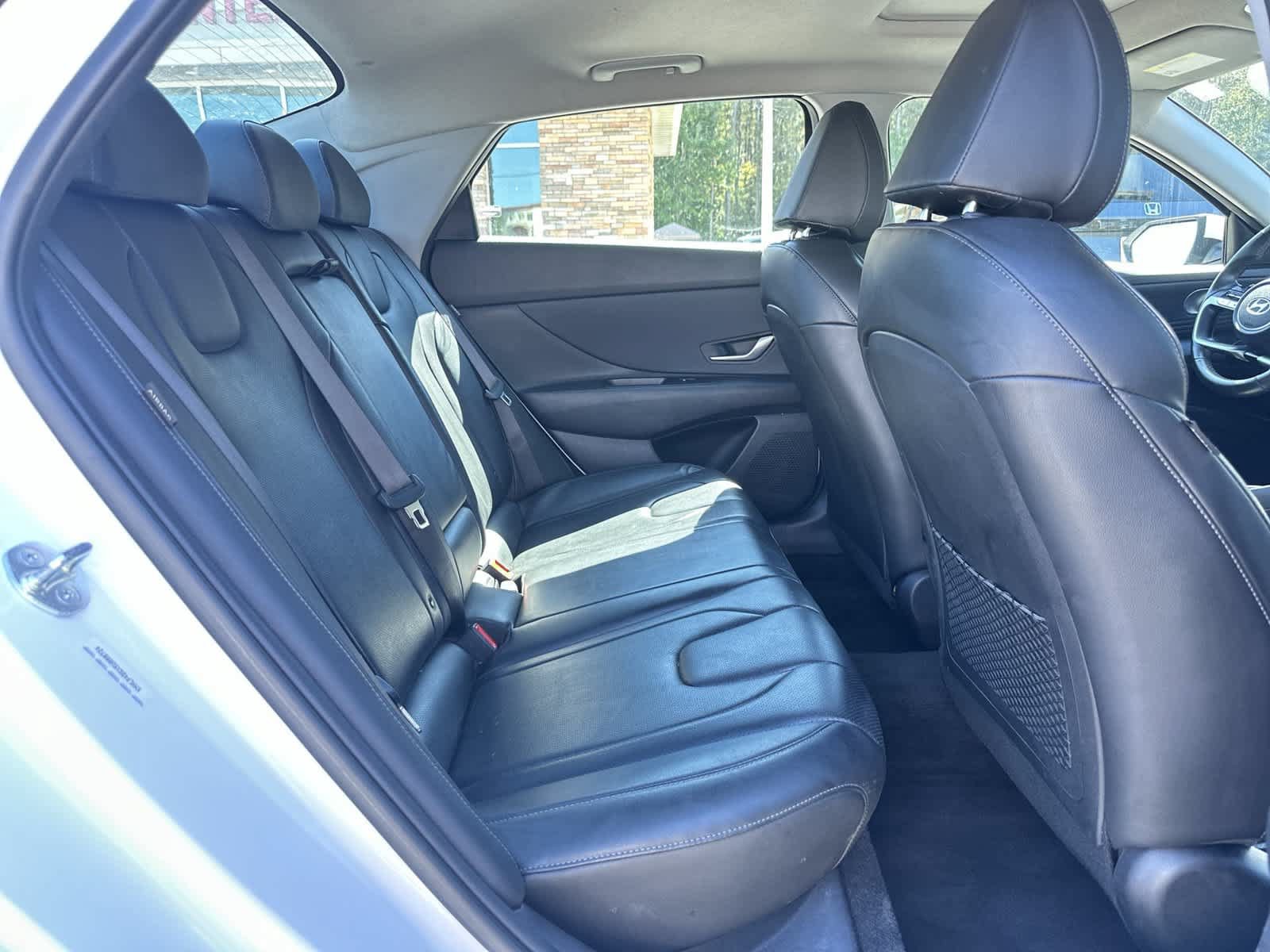 Used 2025 Hyundai Elantra Limited FWD image 16