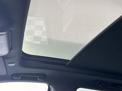 Used 2023 Chevrolet Tahoe Z71 w/ Luxury Package image 14