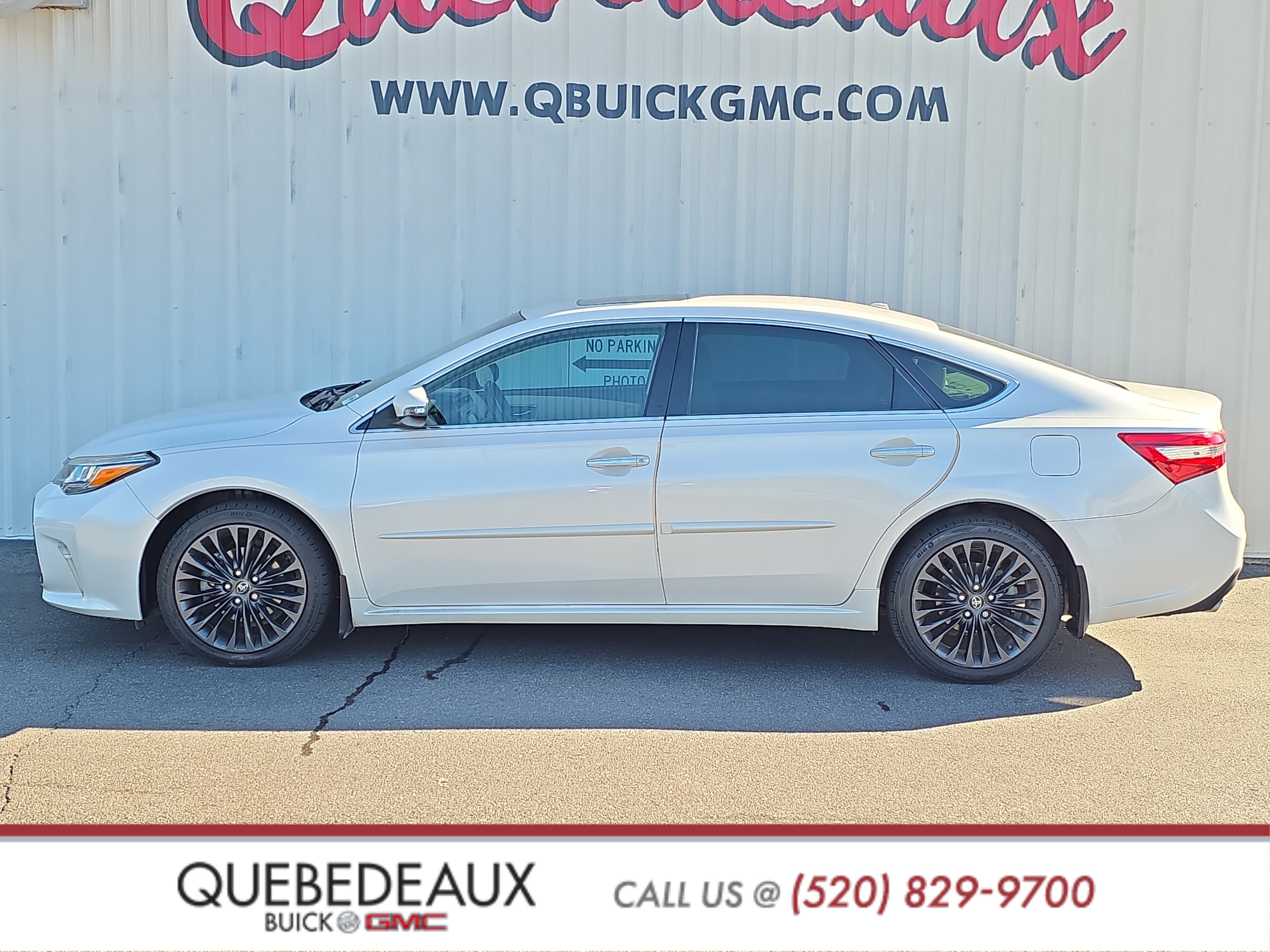 Used 2018 Toyota Avalon Touring w/ All Weather Liner Package FWD image 4