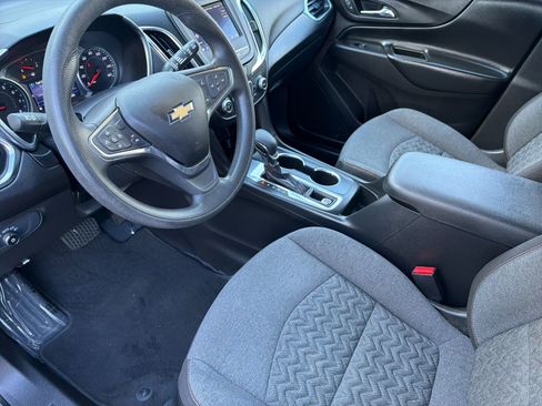 Used 2022 Chevrolet Equinox LT FWD image 9
