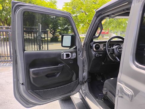 Used 2020 Jeep Wrangler Unlimited Sport S AWD/4WD image 47