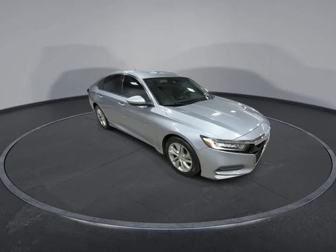 Used 2018 Honda Accord LX image 2