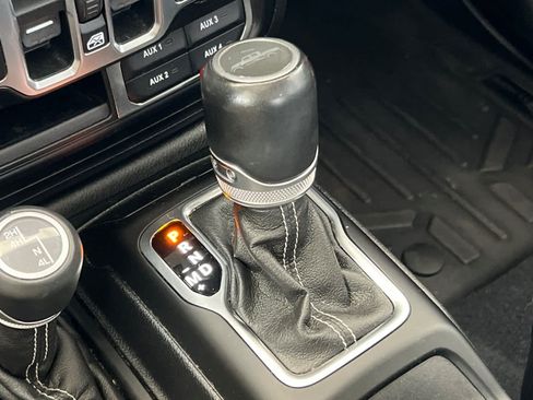 Used 2020 Jeep Gladiator Overland AWD/4WD image 23