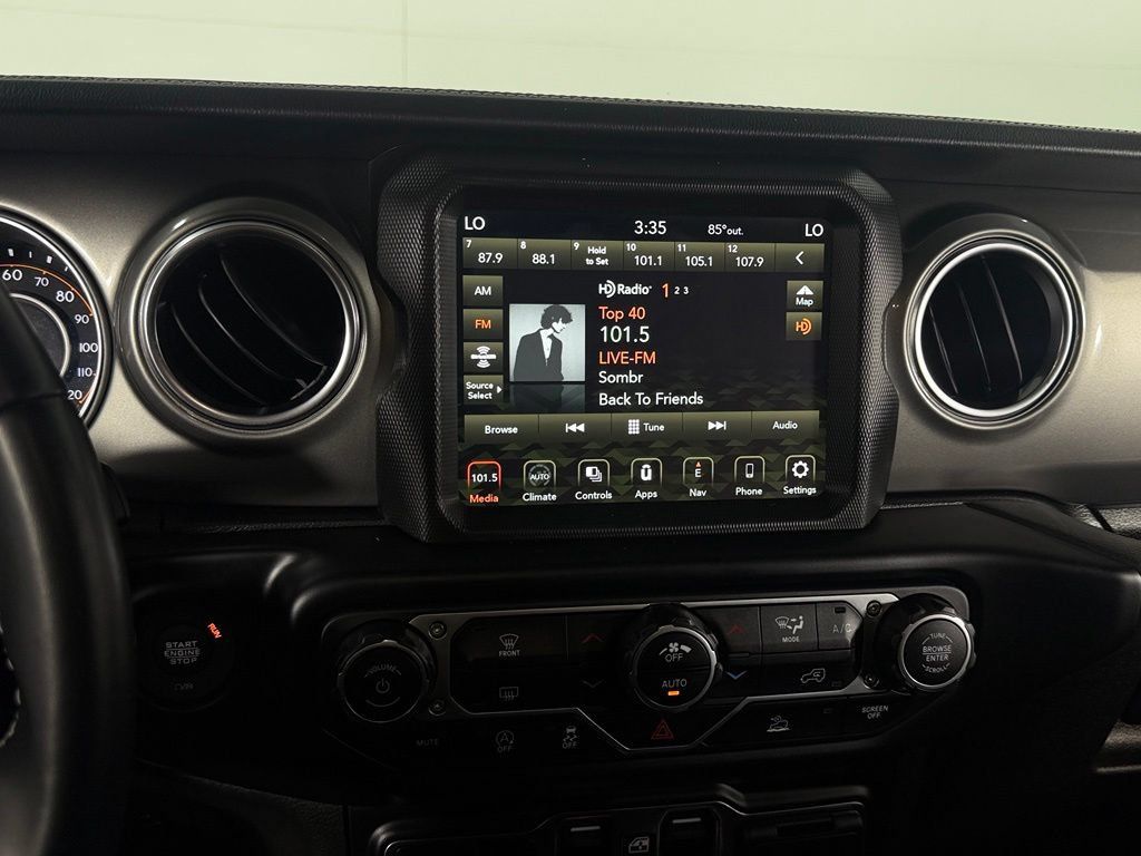 Used 2022 Jeep Wrangler Unlimited Sahara AWD/4WD image 20