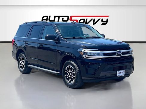 Used 2024 Ford Expedition XLT AWD/4WD image 1