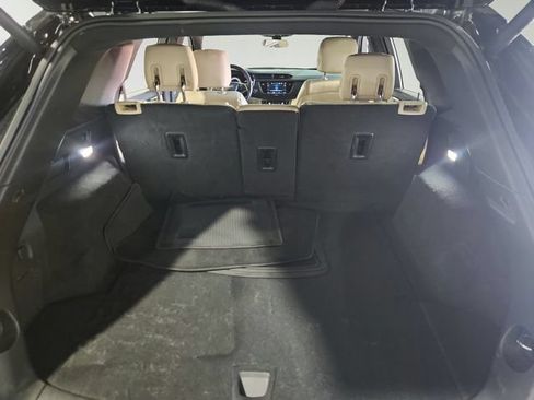 Used 2017 Cadillac XT5 FWD image 25