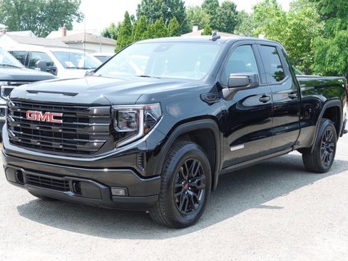 Used 2023 GMC Sierra 1500 Elevation image 1