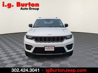 Used 2023 Jeep Grand Cherokee Laredo w/ Luxury Tech Group I AWD/4WD video 2