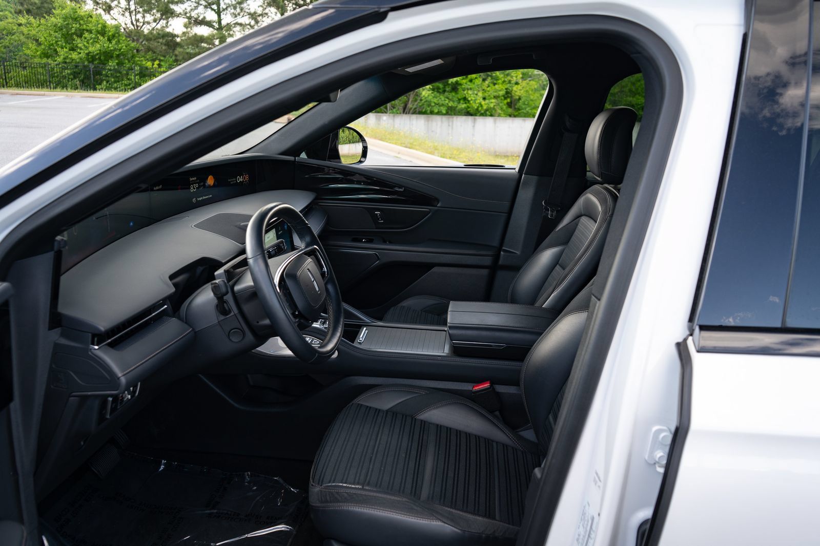 Used 2024 Lincoln Nautilus Reserve w/ Jet Appearance Package (87T) AWD/4WD image 14