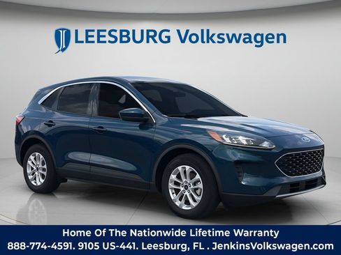Used 2020 Ford Escape SE FWD image 2