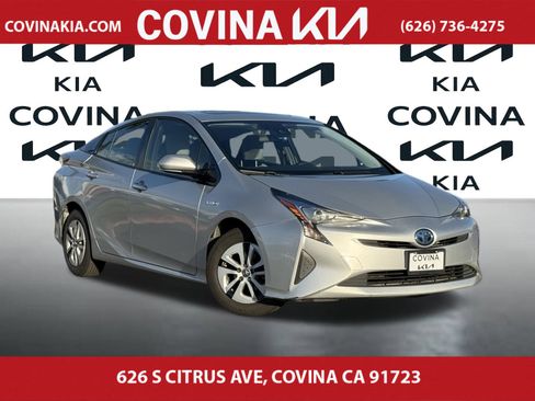 Used 2017 Toyota Prius Three image 1