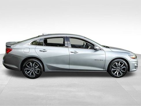 Used 2025 Chevrolet Malibu RS image 3