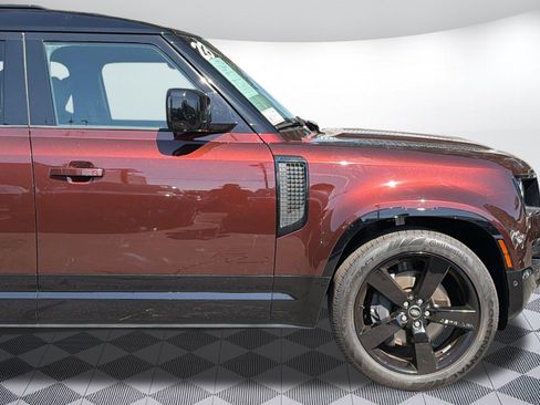 Used 2023 Land Rover Defender 130 X-Dynamic SE AWD/4WD image 38