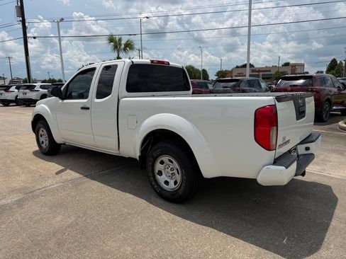 Used 2019 Nissan Frontier S RWD image 3