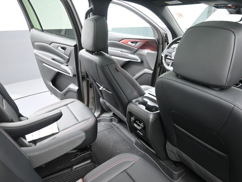 New 2026 Chevrolet Traverse Z71 w/ Driver Confidence Package image 38