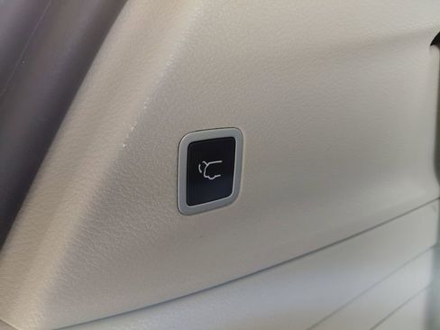 Certified 2019 Chrysler Pacifica Limited image 54