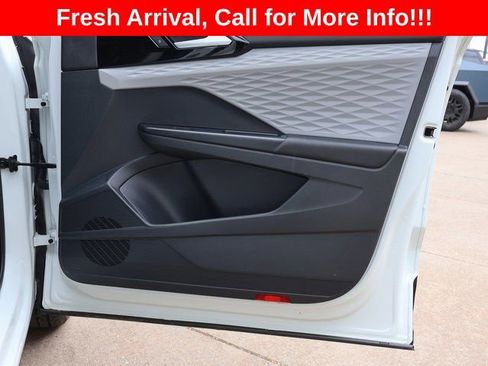 Used 2023 Volkswagen Taos S w/ Driver Assistance Package FWD image 11