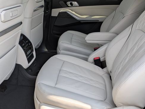 New 2027 BMW X7 xDrive40i AWD/4WD image 17