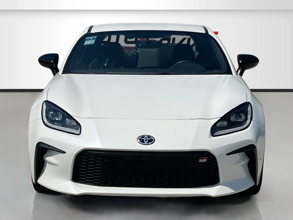 Used 2026 Toyota GR86 Premium w/ ALL Weather Mat Package (TMS) RWD image 2