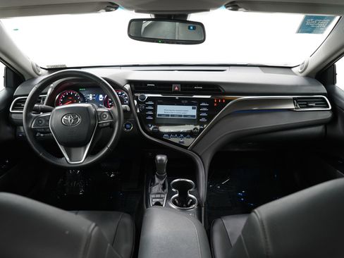 Used 2018 Toyota Camry XSE image 13