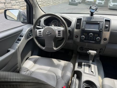 Used 2017 Nissan Frontier SL AWD/4WD image 14