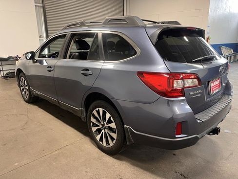Used 2015 Subaru Outback 2.5i Limited w/ Popular Package #4 image 3