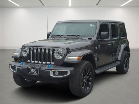 Used 2022 Jeep Wrangler Unlimited Sahara w/ Cold Weather Group AWD/4WD image 1