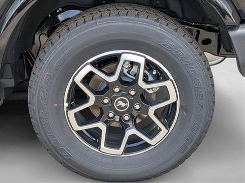New 2026 Ford Bronco Outer Banks AWD/4WD image 9