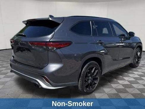Used 2021 Toyota Highlander XSE AWD/4WD image 4