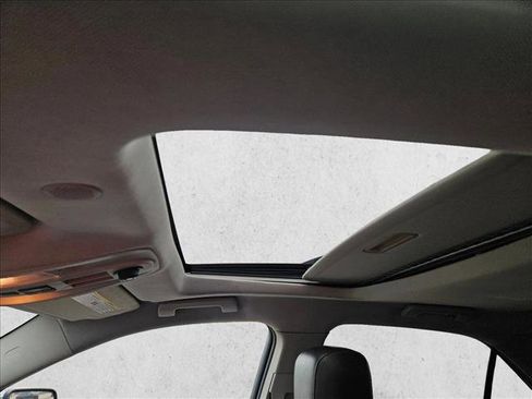 Used 2011 Chevrolet Equinox LTZ FWD image 16