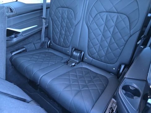 Used 2024 BMW X7 xDrive40i w/ Premium Package image 14