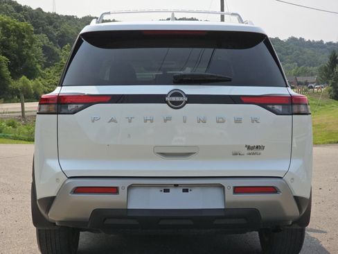 Used 2024 Nissan Pathfinder SL w/ Cargo Package AWD/4WD image 17