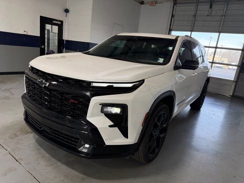 Used 2024 Chevrolet Traverse RS w/ LPO, Floor Liner Package image 22