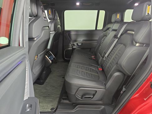 Used 2023 Rivian R1S Adventure image 21