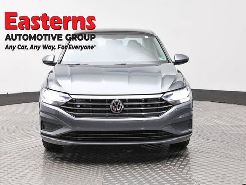 Used 2020 Volkswagen Jetta SE FWD image 2