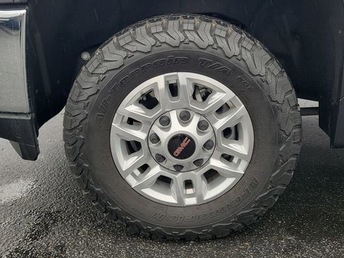 Used 2022 GMC Sierra 2500 SLE w/ SLE Value Package; AWD/4WD image 30