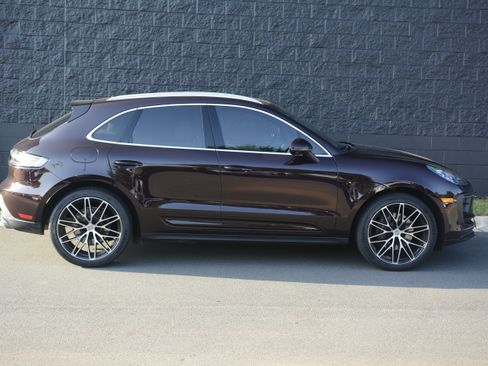 Certified 2026 Porsche Macan AWD/4WD image 8